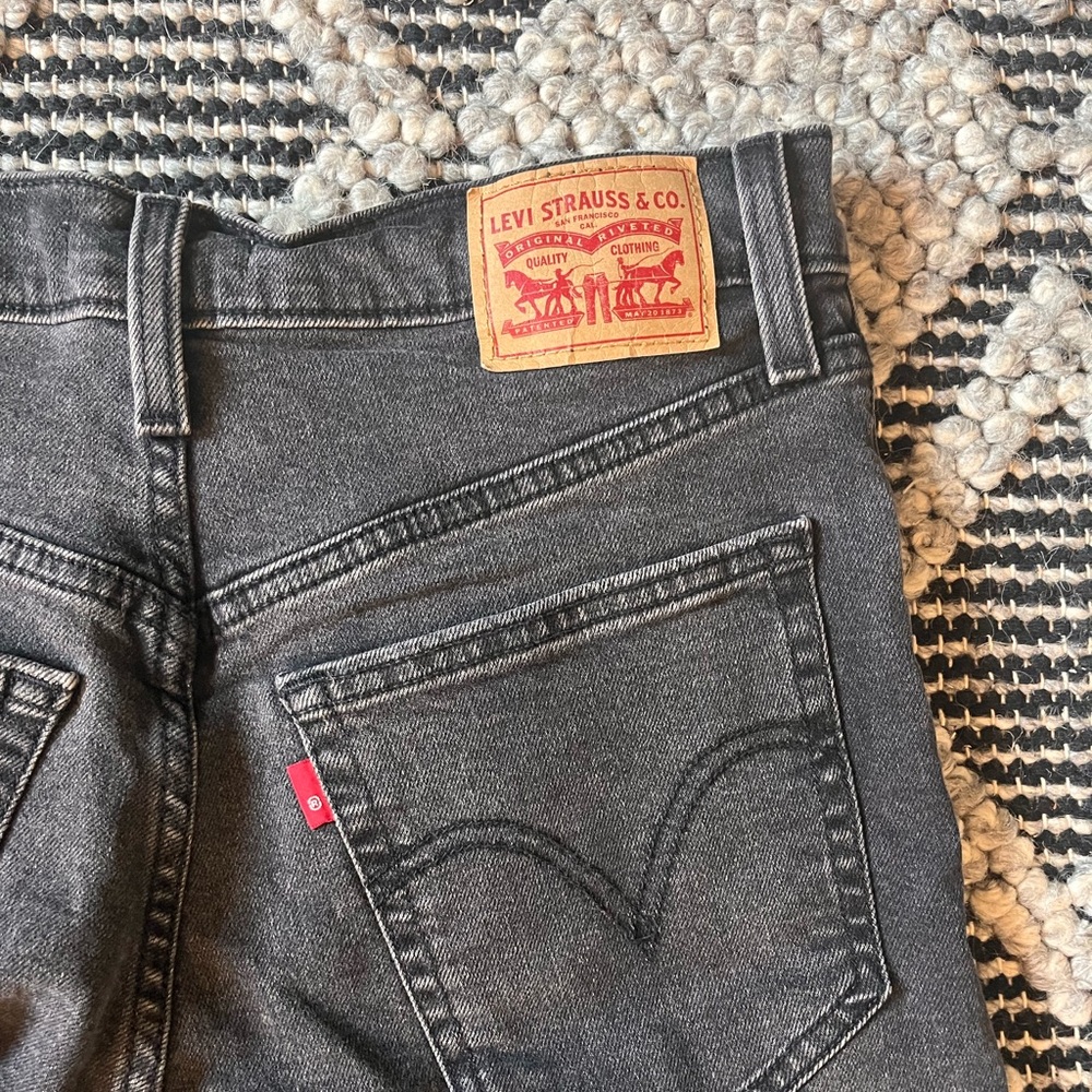 Levi’s Ribcage Straight Ankle Jeans